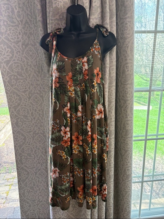 Suzanne Betro Dresses & Skirts - Suzanne Betro Large Floral Tie-Shoulder Dress in Olive Green